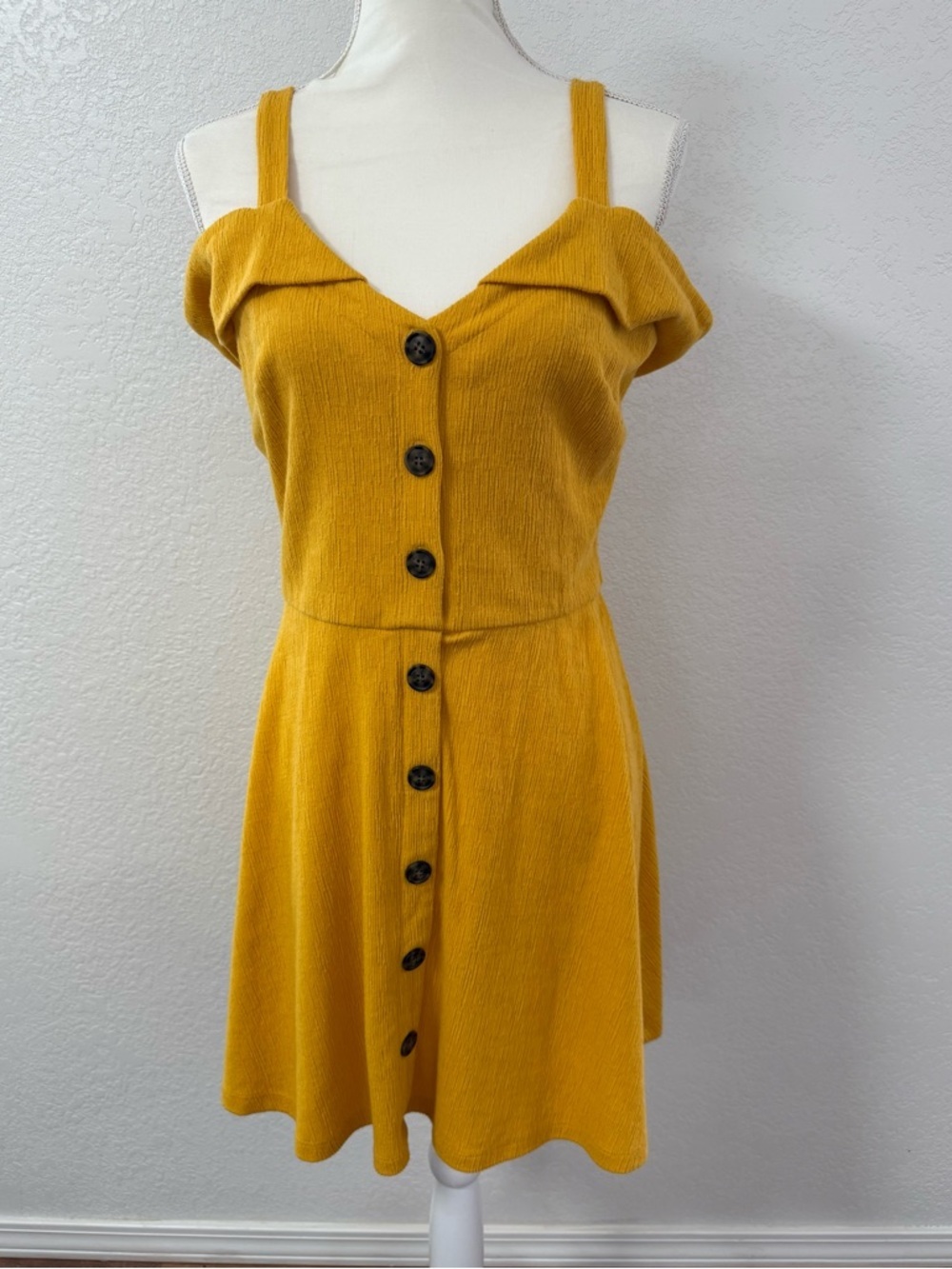 IN SAN FRANCISCO L Yellow Button-Front Sundress Fit & Flare Dress V-Neck Strappy